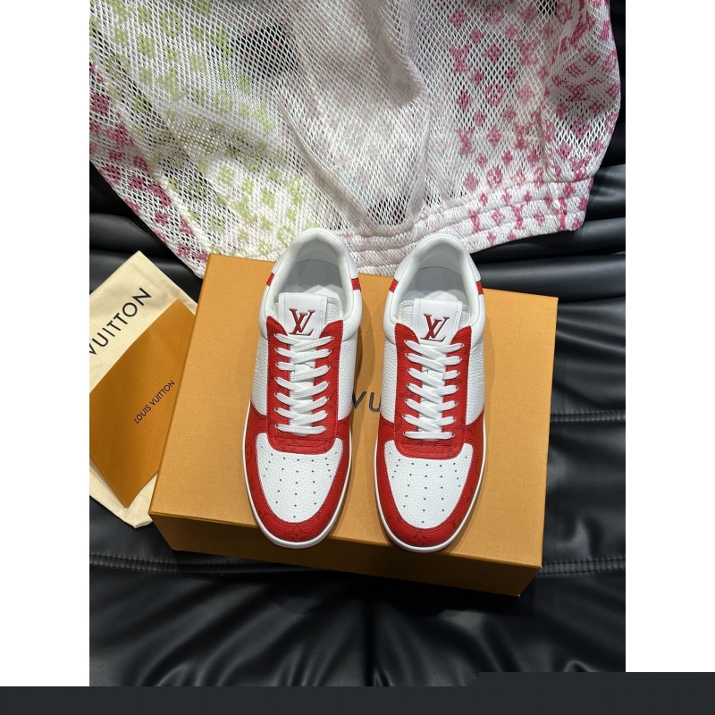 l**is V*t*n sneakers